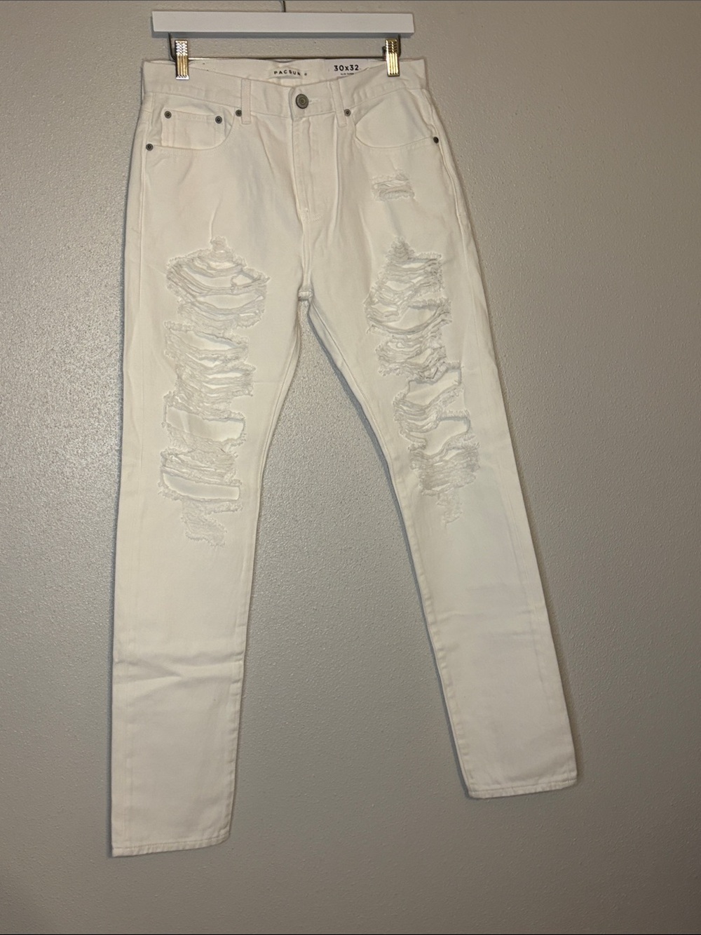 PacSun Men's Slim Taper Heavily Distressed Jeans - White - Multiple Sizes